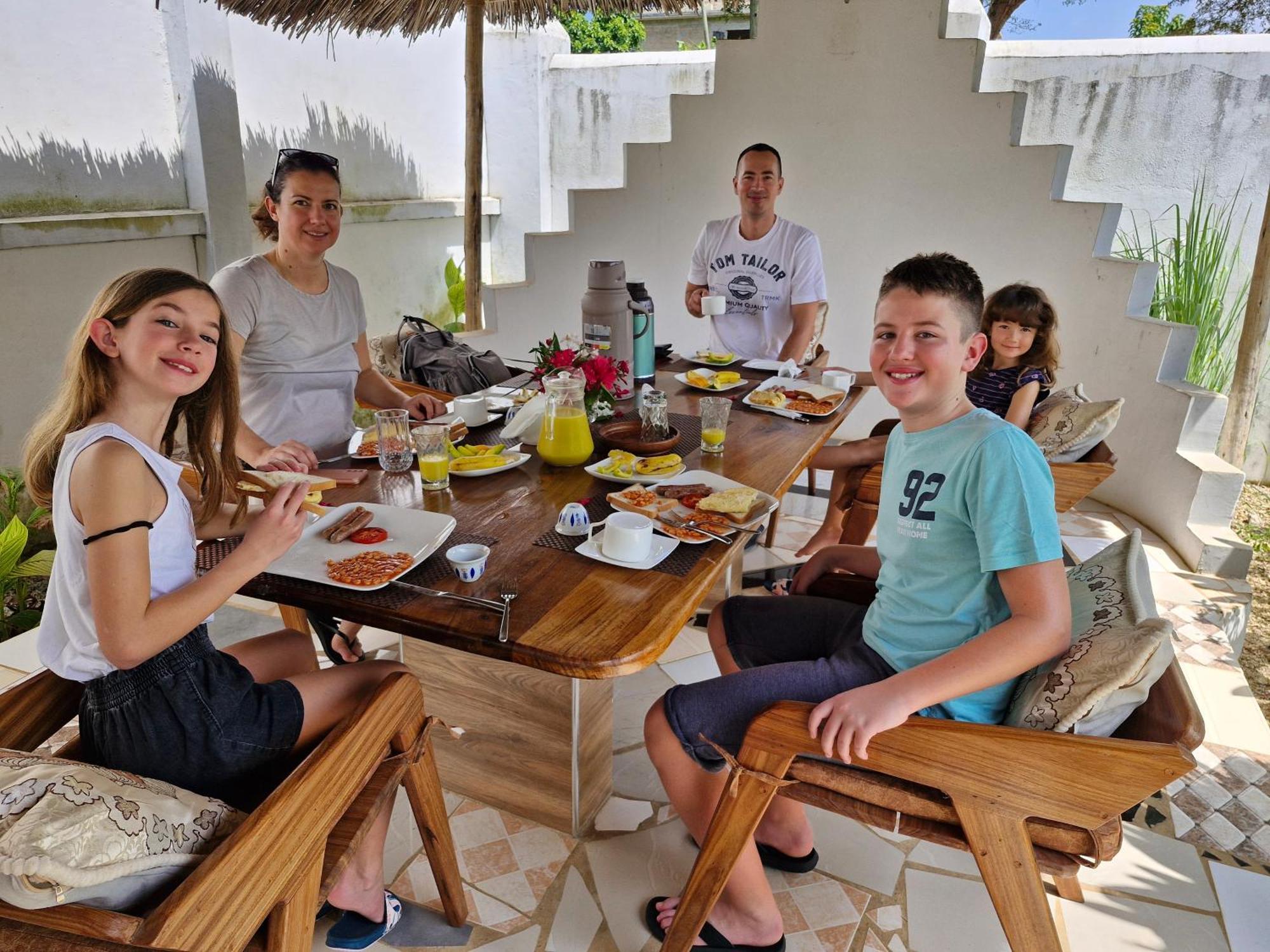 64 Zenj House Luxury Airport B&B Mbweni Dış mekan fotoğraf