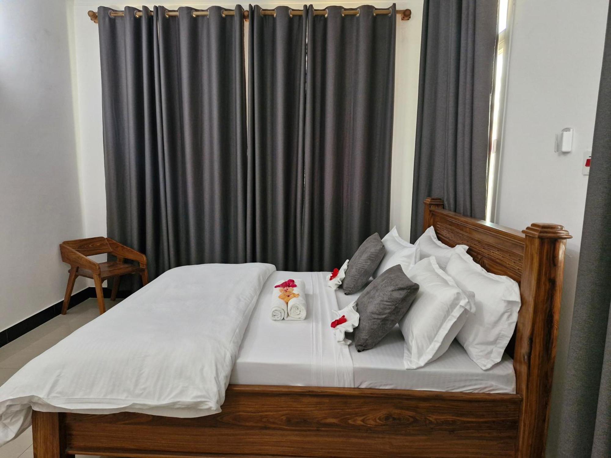 64 Zenj House Luxury Airport B&B Mbweni Dış mekan fotoğraf
