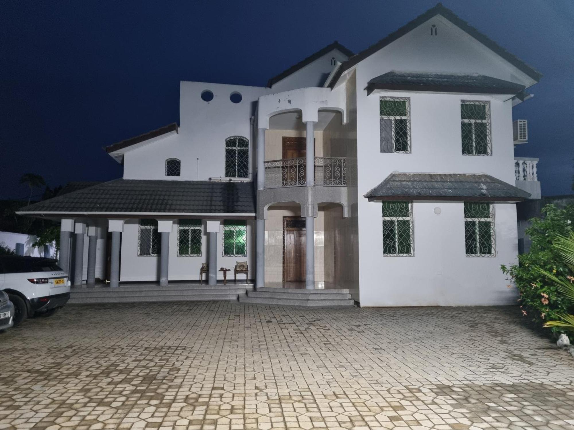 64 Zenj House Luxury Airport B&B Mbweni Dış mekan fotoğraf