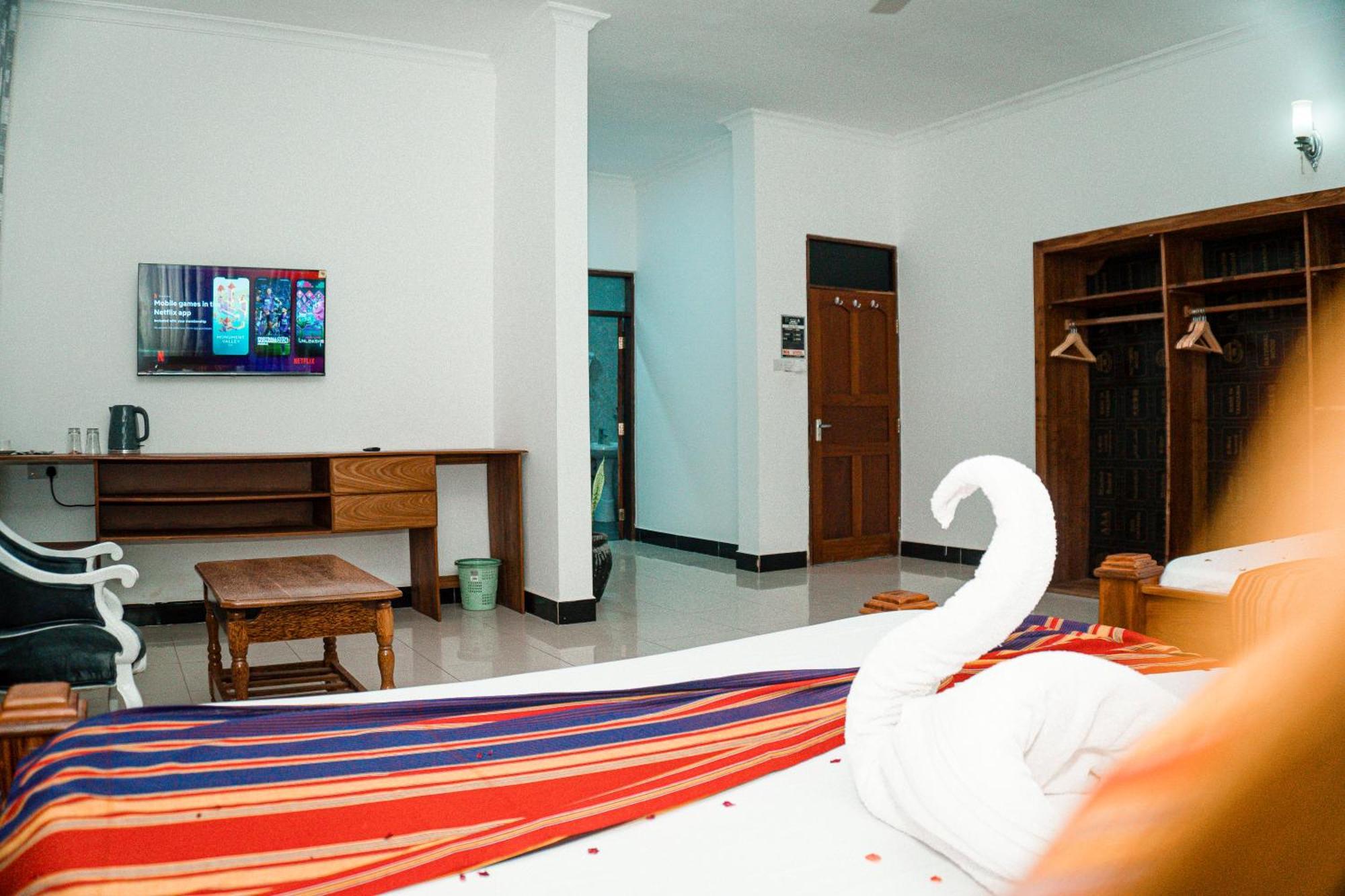 64 Zenj House Luxury Airport B&B Mbweni Dış mekan fotoğraf