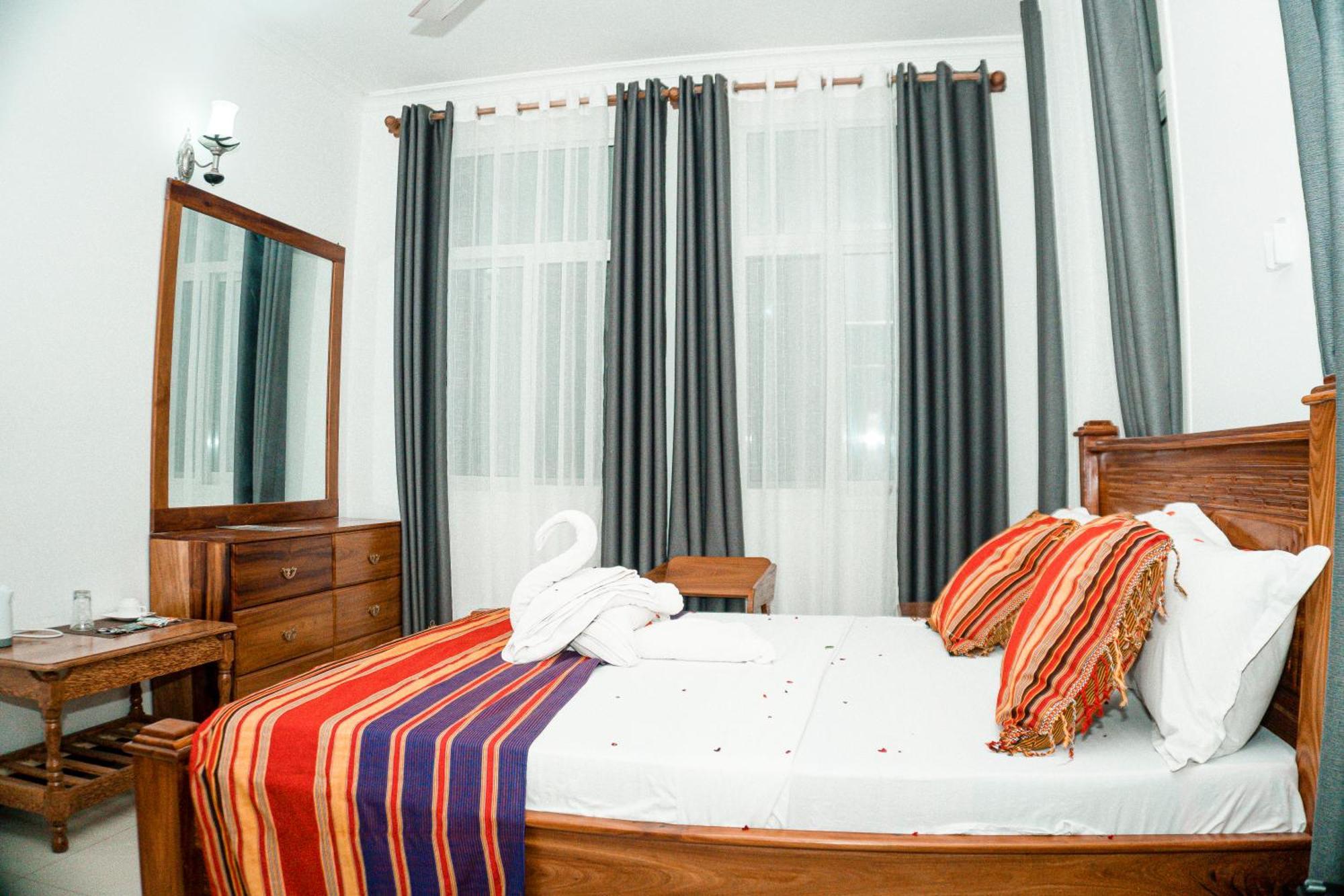 64 Zenj House Luxury Airport B&B Mbweni Dış mekan fotoğraf