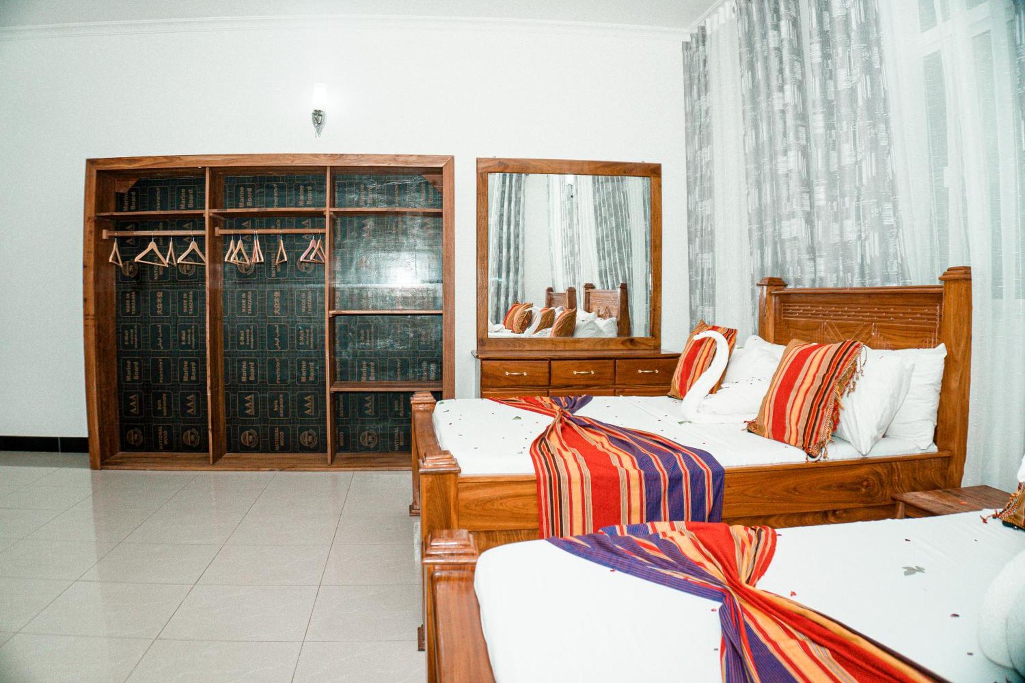 64 Zenj House Luxury Airport B&B Mbweni Dış mekan fotoğraf