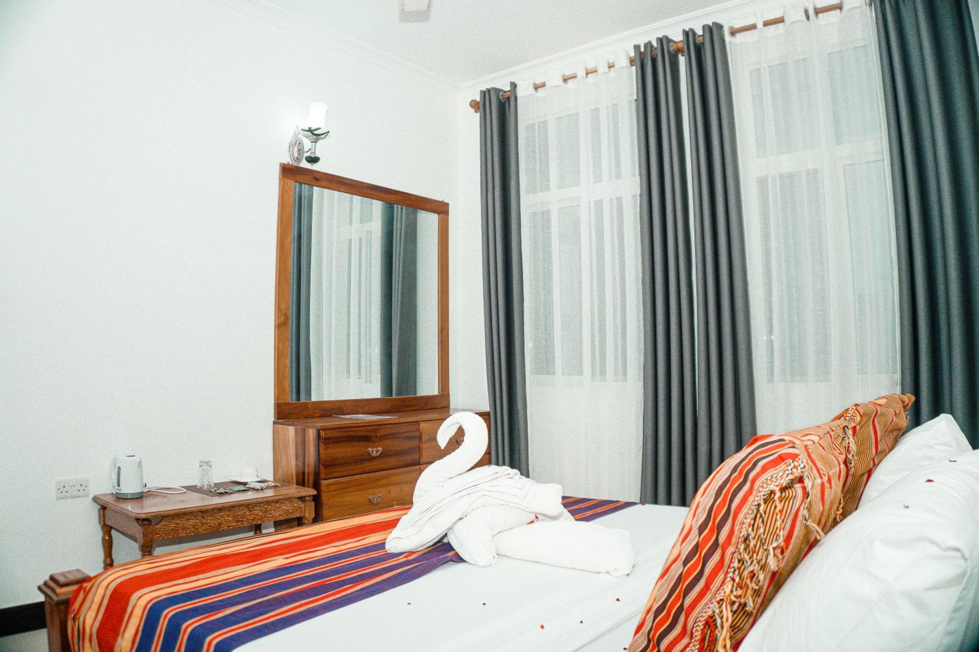 64 Zenj House Luxury Airport B&B Mbweni Dış mekan fotoğraf