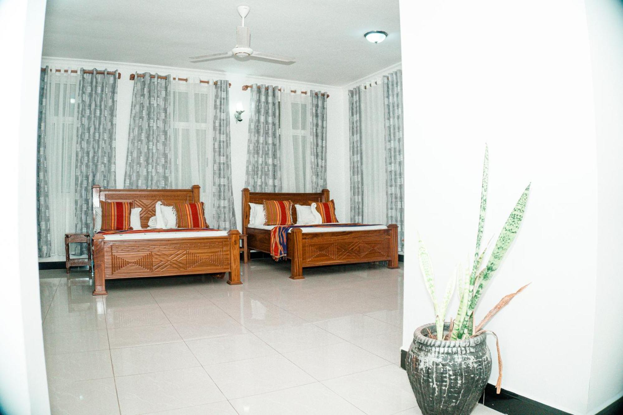 64 Zenj House Luxury Airport B&B Mbweni Dış mekan fotoğraf